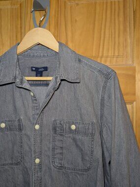 Gap Chambray Work Shirt Mens S Grey Standard Fit Two Chest Pockets Button Up